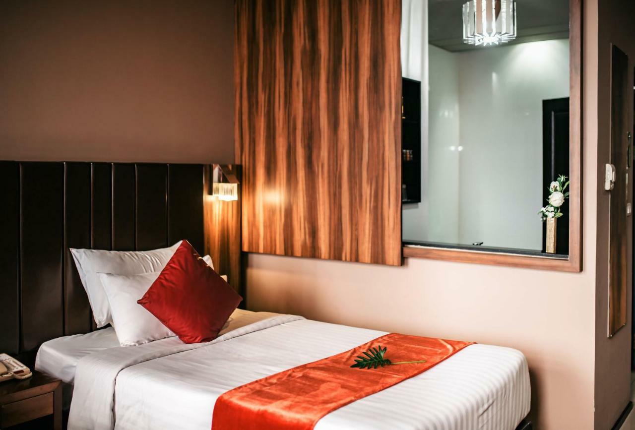 Grand Howard Hotel Бангкок Экстерьер фото