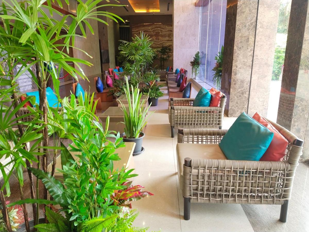 Grand Howard Hotel Бангкок Экстерьер фото